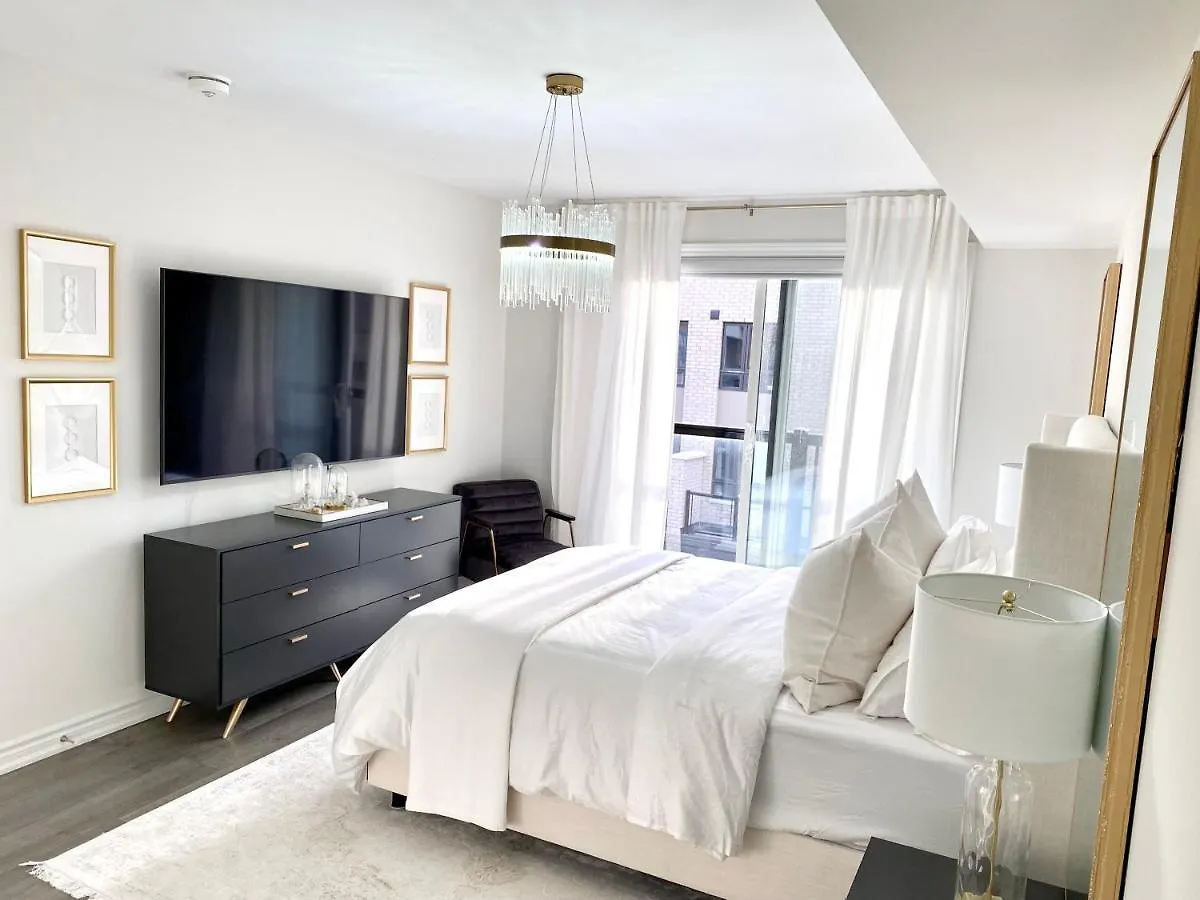 Modern And Bright Luxury Home Centrally Located In Toronto'S Gta Apartment Toronto