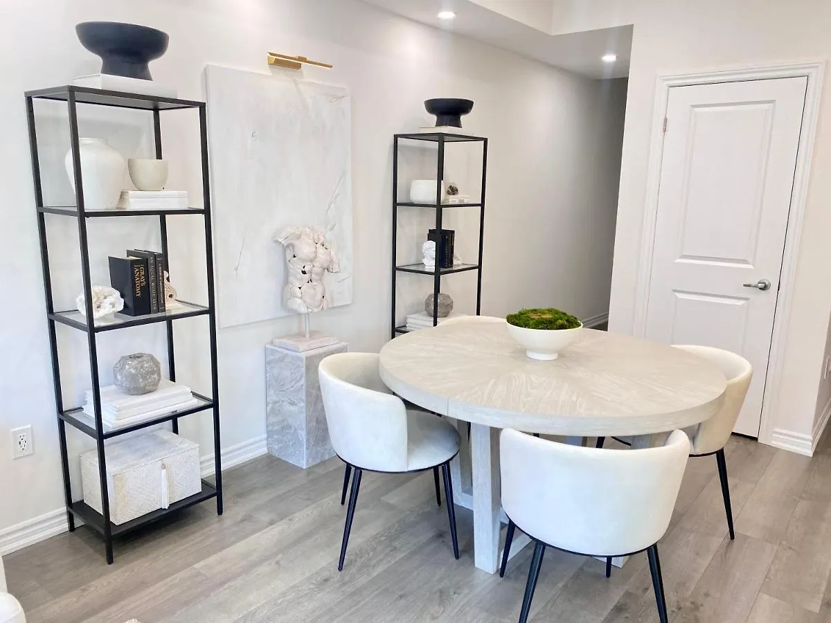Modern And Bright Luxury Home Centrally Located In Toronto'S Gta 0*, Toronto
