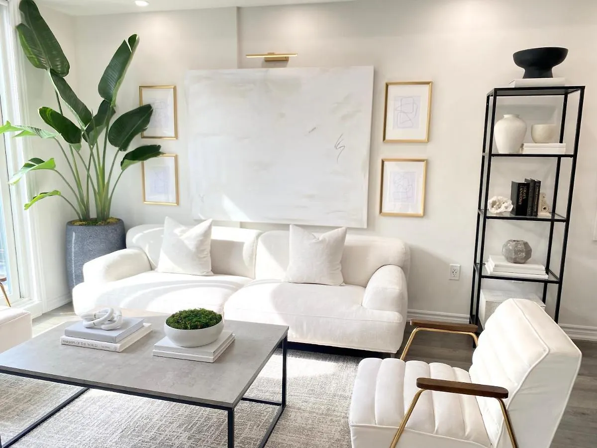 Modern And Bright Luxury Home Centrally Located In Toronto'S Gta Canada