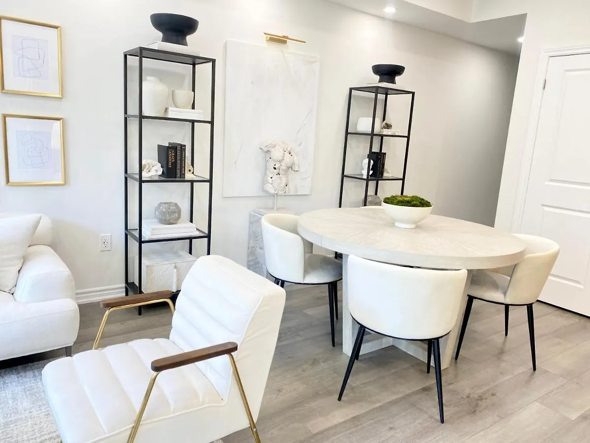 Apartment Modern And Bright Luxury Home Centrally Located In Toronto'S Gta