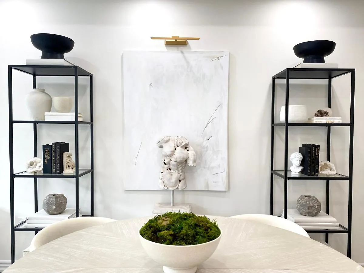 Apartment Modern And Bright Luxury Home Centrally Located In Toronto'S Gta Canada
