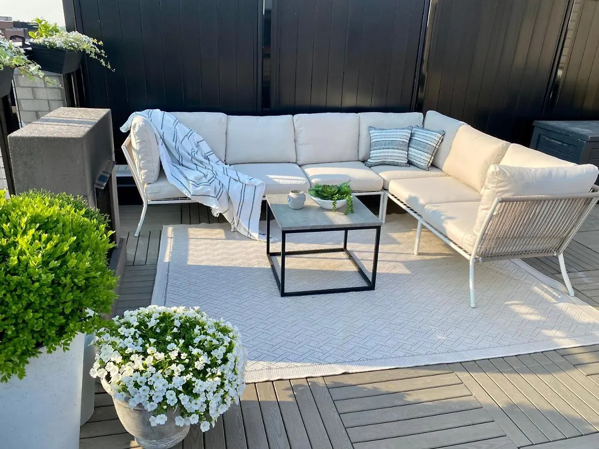 Modern And Bright Luxury Home Centrally Located In Toronto'S Gta 0*, Toronto Canada